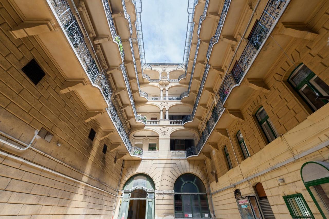 Central Seven Erzsebet Krt Budapest Exterior foto